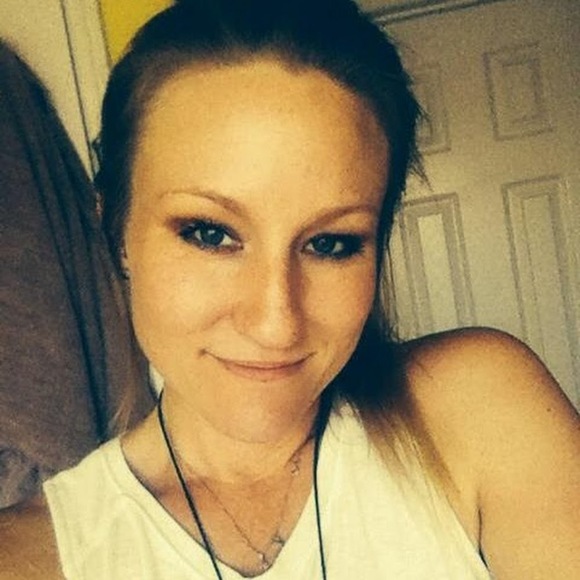 Meet your Posher, Amanda - Picture 1 of 1